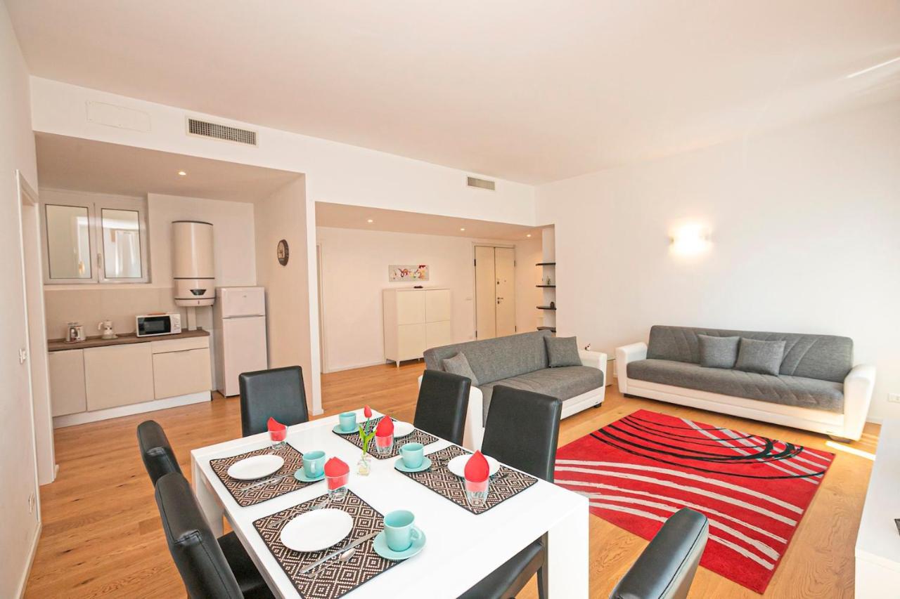 Splendid Apartment Cenova Dış mekan fotoğraf